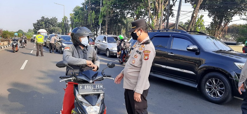 Akses Tangsel ke Jakarta Diperketat Selama 24 Jam, Ratusan Kendaraan Diputar Balik
