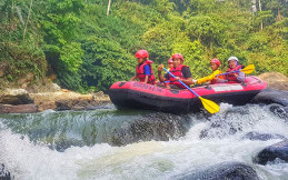 TeRuCI Banten Gelar Fun Rafting di Sungai Ciberang