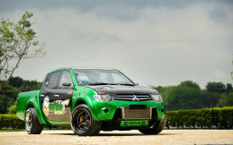 Gokil, Mitsubishi Triton Jadi Mobil Drag!