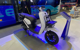 Untuk Sultan Keliling Kompleks, Intip Motor Listrik Termahal di PEVS 2025