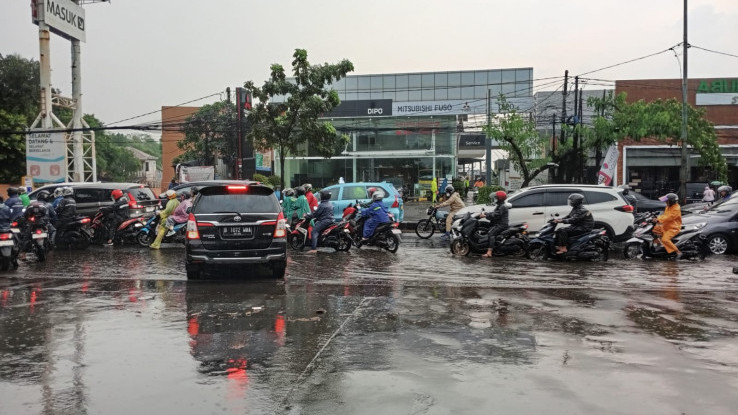 Pertolongan Pertama Motor Setelah Terabas Banjir, Begini Caranya