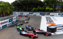 Jake Dennis Bawa Tim Andretti Berjaya di Sirkuit Sao Paulo