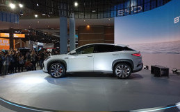 BYD Sealion 7 Tampil di IIMS 2025, Ini Perbedaanya dengan Seal