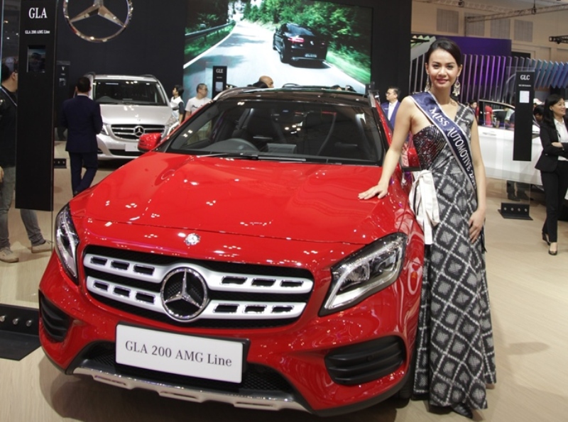 Mercedes Benz Raih Berbagai Penghargaan di GIIAS 2017