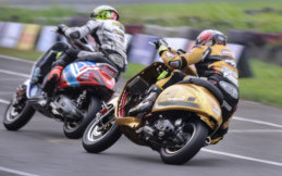 Crash Saat 'Dogfight', Bram Prasetya AJM Skuter KFactory Racing Tak Gentar Incar Podium