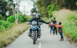 GSrek Indonesia Jakarta Chapter Touring ke Sumba, Bangun Kepedulian Lewat Perjalanan Adventure