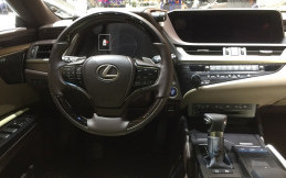 Detailnya Lexus ES 300h, Bikin Setirnya Saja Butuh 38 Hari