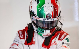 Antonio Giovinazzi Pamerkan Helm Baru