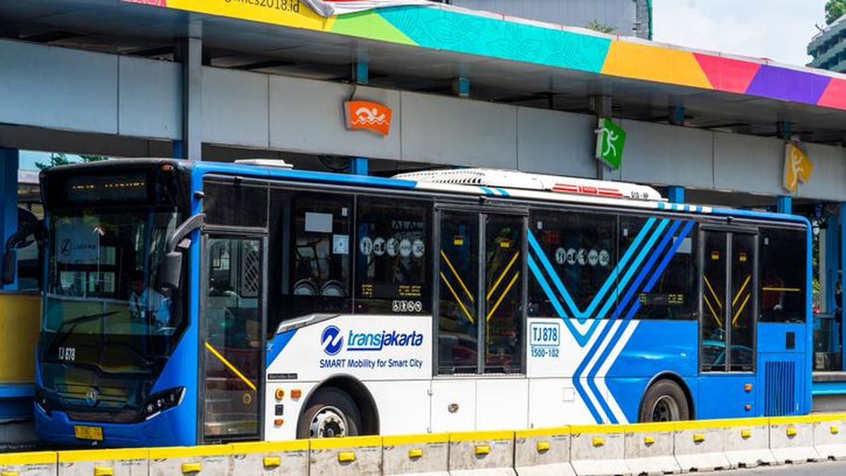 Inilah Kebijakan Buka Puasa di Bus Transjakarta