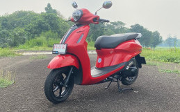Simulasi Pengisian Daya Baterai Smartphone di Yamaha Grand Filano