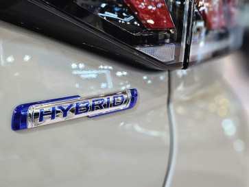 Langkah Tepat Suzuki Memenuhi Pilihan Mobil Hybrid di Indonesia