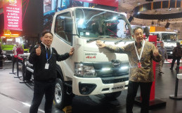 Hino Jadi APM Pertama yang Hadirkan Bus 4x4 di Indonesia