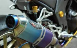 Ini Alasan Mengapa Knalpot Motor Ada di Sisi Kanan