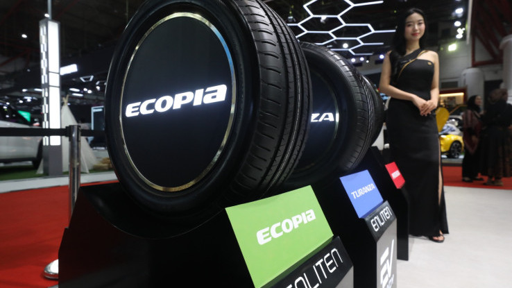 Bridgestone Hadirkan Ban Khusus untuk Toyota Innova Zenix