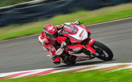 Pembalap AHRT Raih Double Podium di Indospeed Race Series 2018