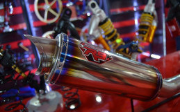 Knalpot R9 Falcon Series Ini Bikin Tampilan dan Performa Motor 150 cc Meningkat