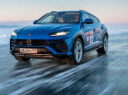 Lamborghini Urus Mobil Tercepat di Danau Baikal Rusia