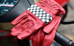Begini Cara Merawat Sarung Tangan Bikers yang Benar