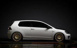 Hanya 2 Unit di Indonesia, Volkswagen Golf MKVII R Ini Dioprek Jadi Makin Kencang