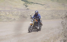 Bikin Berkendara Makin Aman, TVS Ronin Dibekali Crash Guard Bawaan Pabrik 