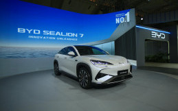 Menilik Fitur-fitur Penunjang Berkendara BYD Sealion 7 yang ada di IIMS 2025