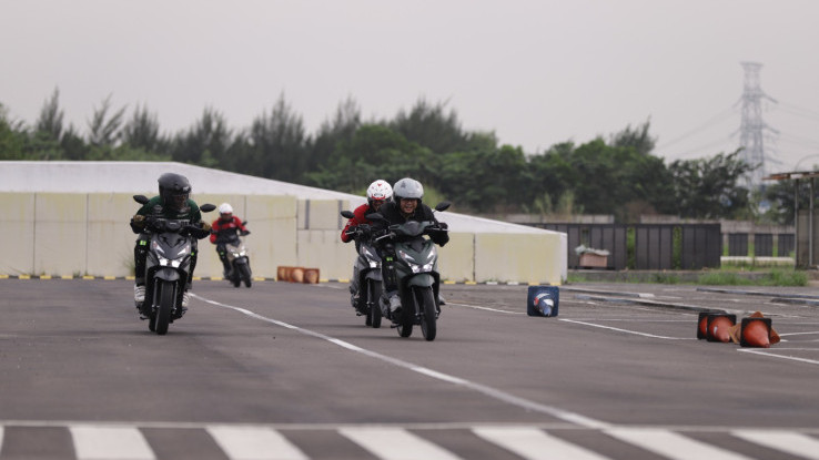 Menyalip Kendaraan Jangan Asal Sob, Begini Aturannya