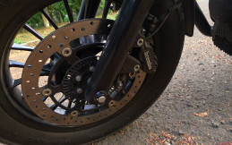 Mengenal 3 Fitur Keselamatan Sepeda Motor dan Fungsinya