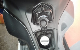 Cover Penutup Bensin Honda PCX 160 Tidak Bisa Dibuka, Ini Solusinya!