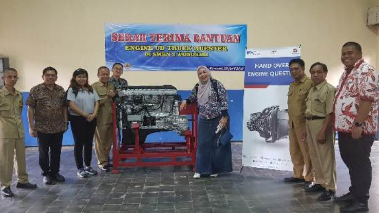 Astra UD Truck Berbagi Ilmu dengan Siswa SMK Negeri 2 Wonosari 