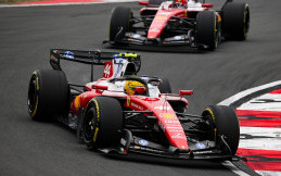 Podium Perdana Lewis Hamilton bagi Ferrari, Fred Vasseur Puji Mentalitas Juara di Shanghai