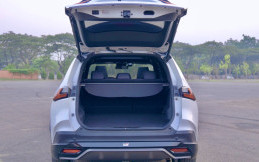 Simak Cara Operasikan Power Back Door yang Jadi Keunggulan Toyota Yaris Cross Hybrid