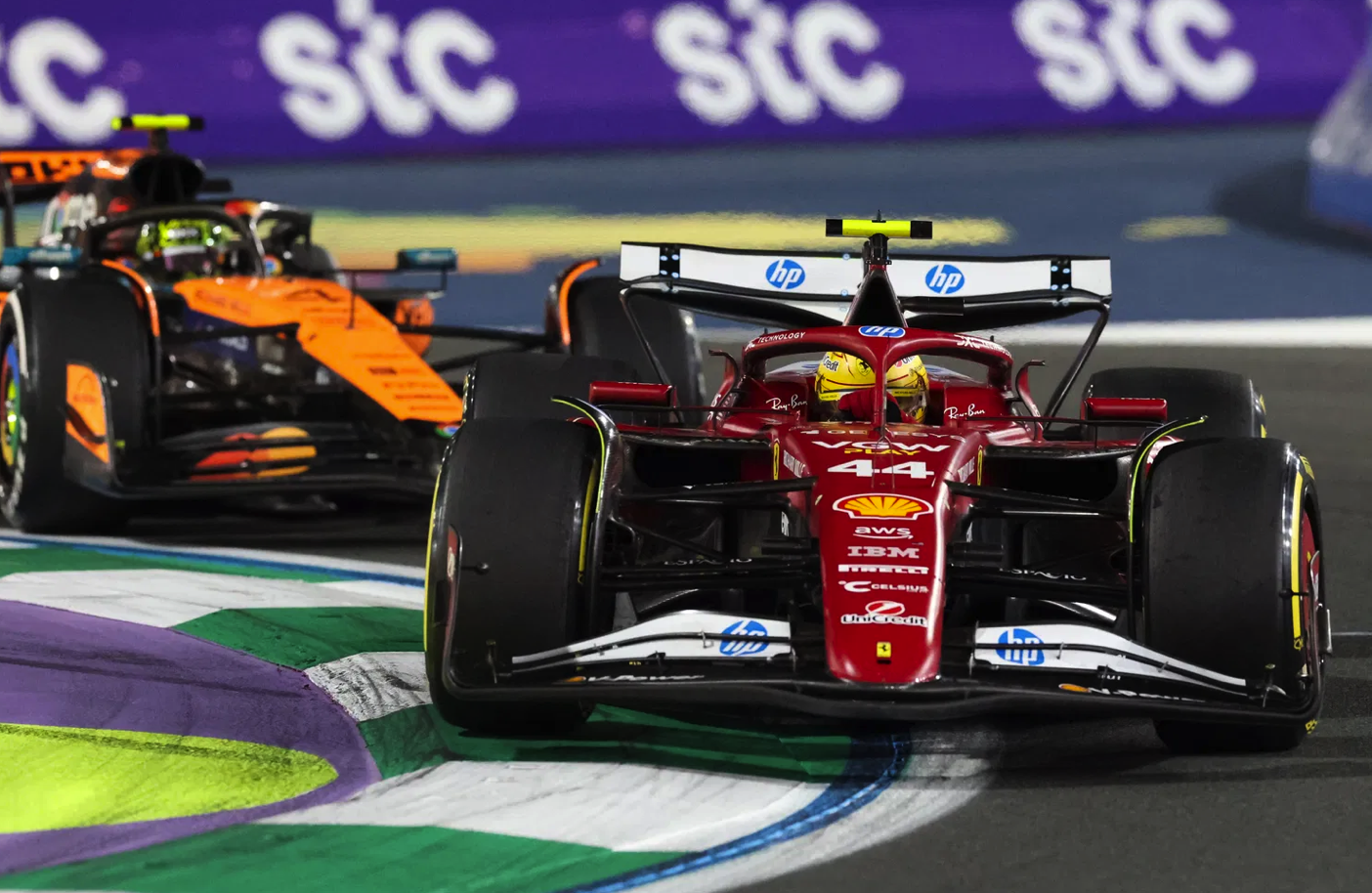 Lando Norris Nantangin Lewis Hamilton, Ingin Duel Sengit di Musim F1 2026