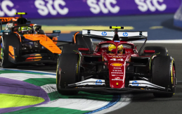 Lando Norris Nantangin Lewis Hamilton, Ingin Duel Sengit di Musim F1 2026