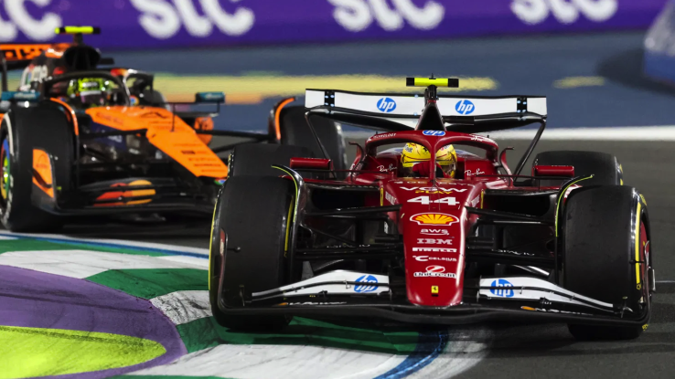 Lando Norris Nantangin Lewis Hamilton, Ingin Duel Sengit di Musim F1 2026