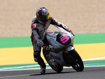 Veda Ega Pratama Cetak Sejarah Orang Indonesia Pertama yang Meraih Podium Moto3