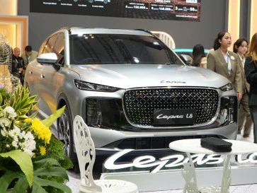SUV PHEV Lepas L8 Resmi Diserahkan ke Konsumen di GIIAS 2026