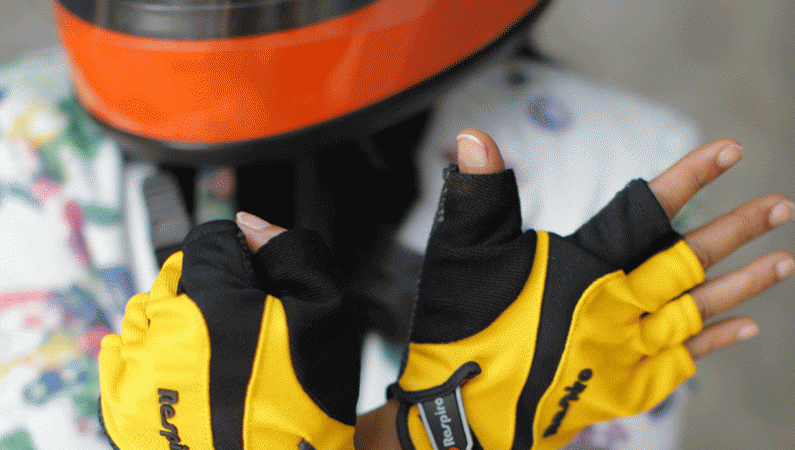 Safety Gear Wajib Dipakai Saat Hujan