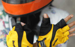 Safety Gear Wajib Dipakai Saat Hujan