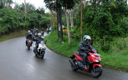 Jas Hujan yang Aman dan Nyaman Saat Kendarai Motor