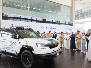 Denza B8 Resmi jadi Mobil Patroli Terbaru Kepolisian Dubai