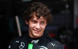Lewis Hamilton Digantikan Kimi Antonelli, Bintang Muda Mercedes akan Tampil di F1 2025!