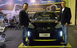 Keren Nih, Datsun Go-live Hasil Kolaborasi dengan Sneakers Lokal