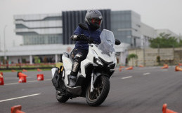 Impresi New Honda ADV 160: Posisi Berkendara Nyaman dan Santai