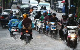 Berbagai Komponen Sepeda Motor yang Cepat Rusak Jika Sering Terkena Hujan