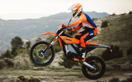 KTM Freeride E tahun 2027 Kini Bertenaga Lebih Gahar dan Baterai Swappable