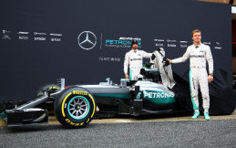 Mobil Formula 1 Mercedes Segera Meluncur