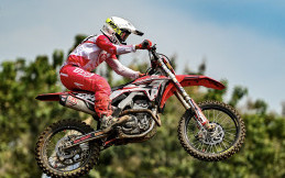 Diwarnai Drama Kecelakaan, Arsenio Tetap Berhasil Duduki Podium Kejurnas Motocross MX2 Magelang