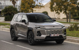 Toyota RAV4 Generasi Ke-6, Revolusi Digital Arene dan Dominasi Teknologi PHEV