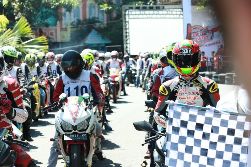 Beri Wawasan Terkait Dunia Balap, AHM Gelar Track Day Honda CBR Community 