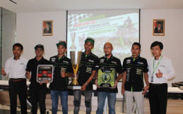 Curhatan 3 Pebalap Tim Kawasaki Manual Tech